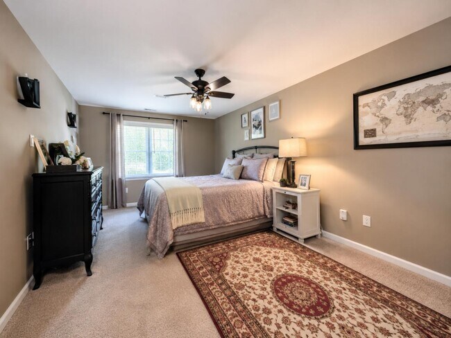 Building Photo - 9363 Tartan View Dr