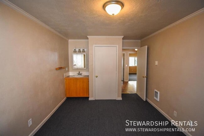 Building Photo - 1827 Harris St