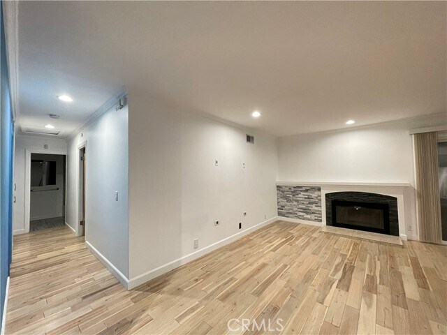 Building Photo - 6326 Villa Rosa Dr
