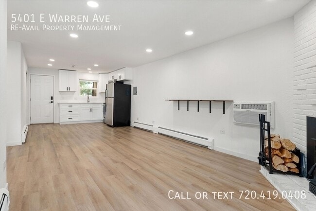 Building Photo - 5401 E Warren Ave