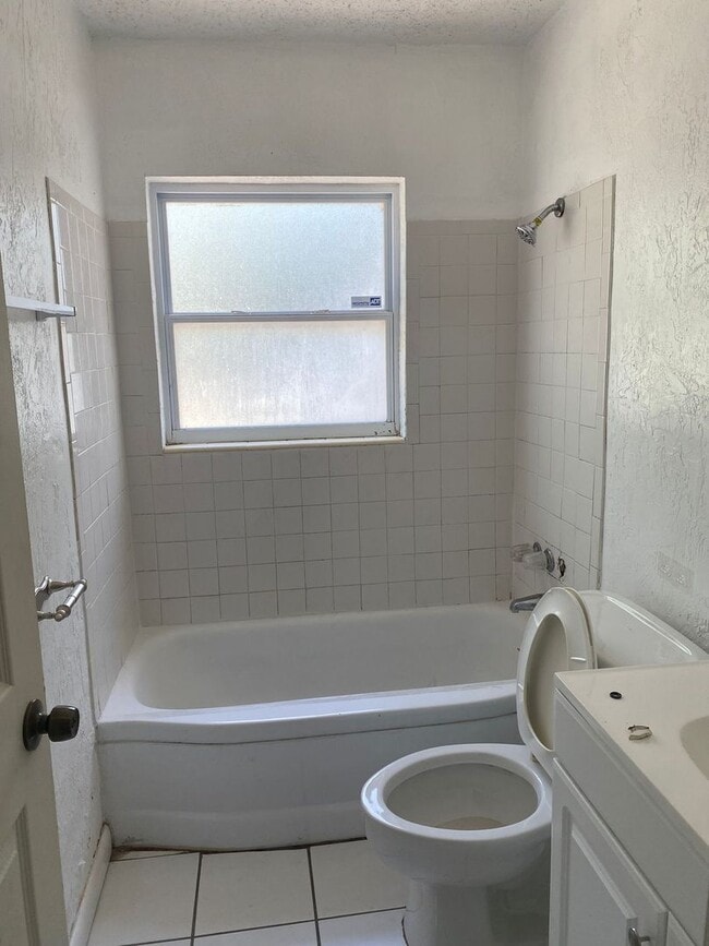 Building Photo - 830 65th Ave S