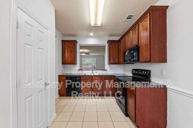 Building Photo - 252 Heritage Hill Dr
