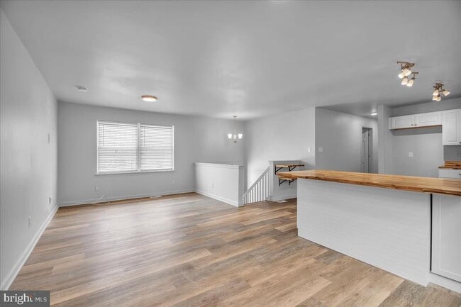 Building Photo - 318 10th St