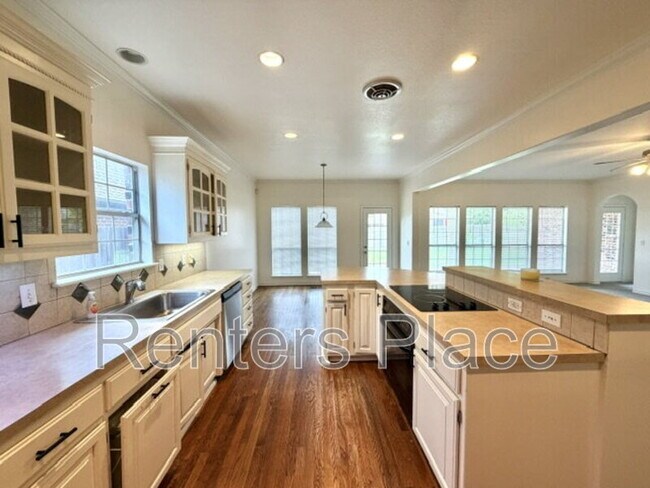 Building Photo - 8523 S 70th E Ave