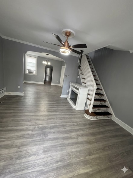 Living room - 4744 Sheffield Ave