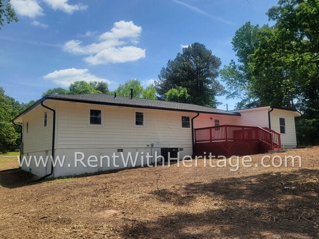 Building Photo - WOW!!! GORGEOUS BRICK RANCH HOME/ TOTALLY ...