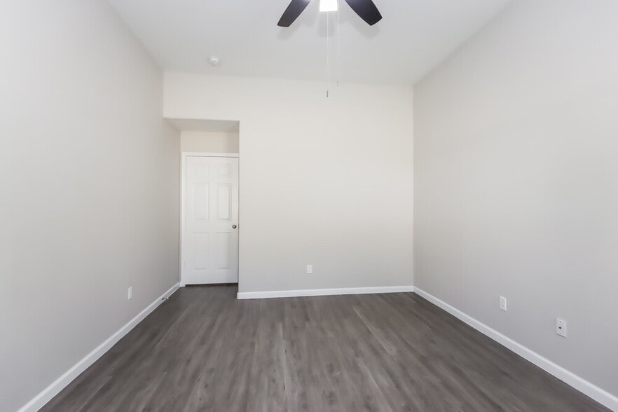 Building Photo - 1615 Trail Oaks Ct