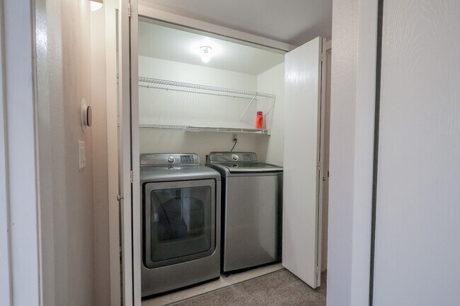 Building Photo - 4682 White Rock Cir