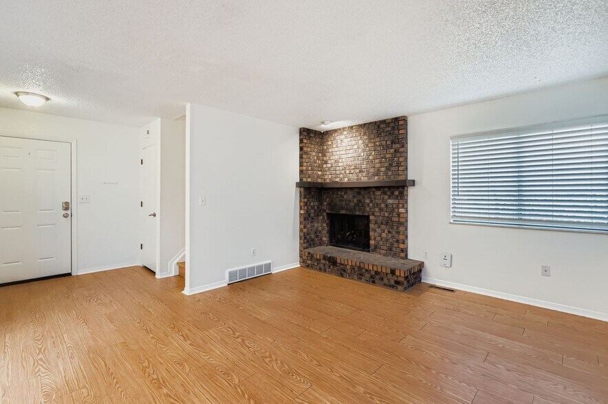 Building Photo - 720 17th St