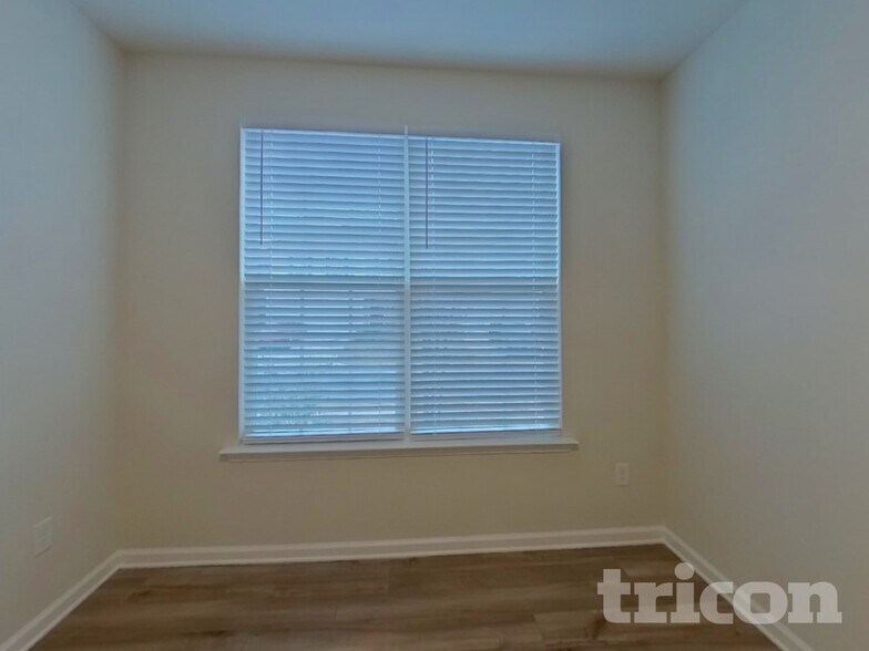 Building Photo - 112 Fennec Dr