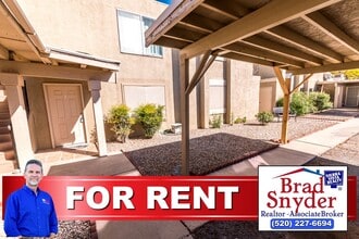 Building Photo - Cozy Condo! 2 Bedroom, 1 Bath, Washer & Dr...