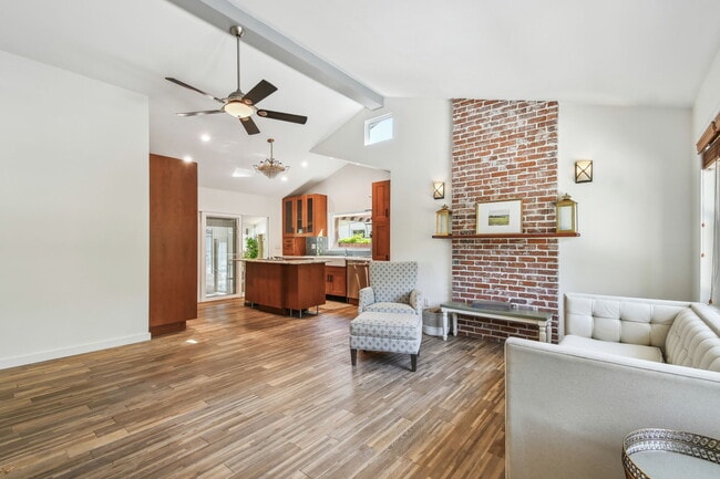 Building Photo - 913 Tennessee Ln