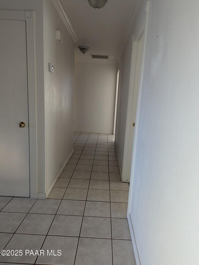 Building Photo - 4201 N Tonto Way