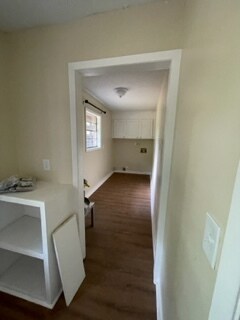 Building Photo - Small Drive