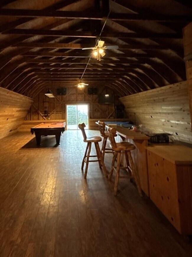 Building Photo - 4Bd/5Ba Multi Story Home - For viewing by ...