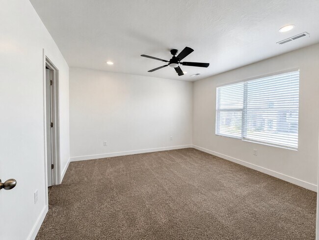 Building Photo - 1671 Cedar Mesa Dr