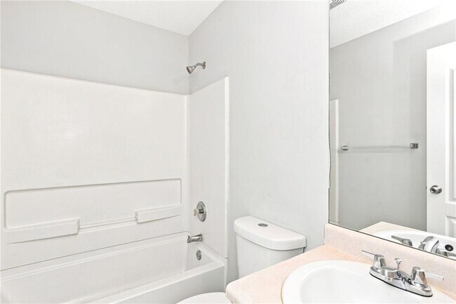 Building Photo - 8641 Thomas Ln