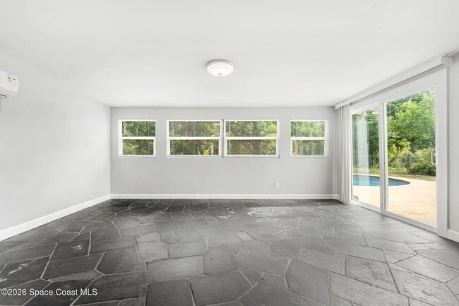 Building Photo - 2426 Clemson Dr