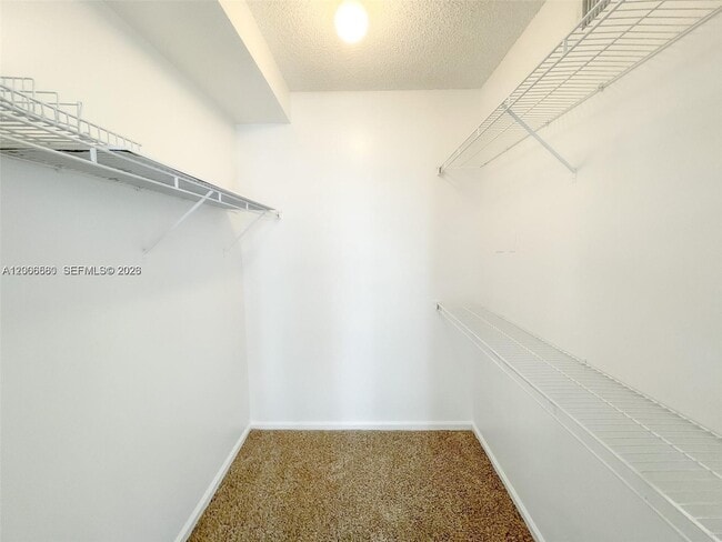 Building Photo - 17150 N Bay Rd