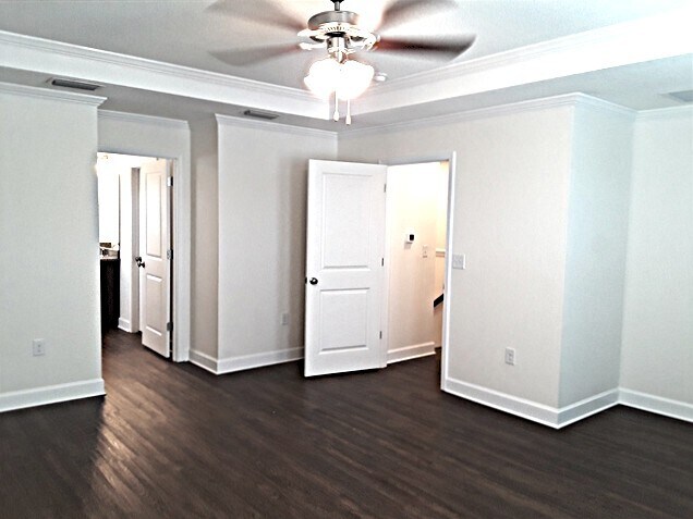 Building Photo - 521 Pine Terrace Dr