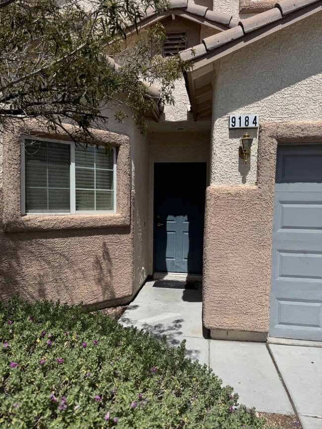 Building Photo - Sky Canyon Area Home w/ 3 Beds PLUS Loft & Solar