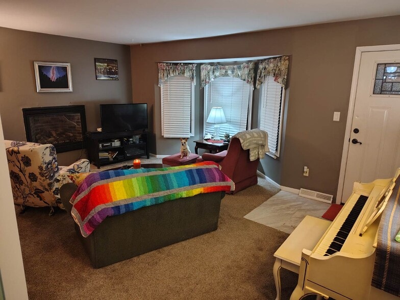 Upstairs Living Room Space. - 8596 Meadowbrook Dr