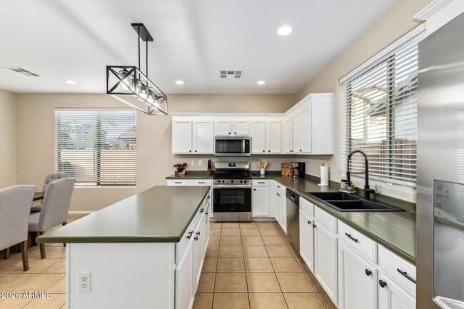 Building Photo - 3143 S Southwind Dr