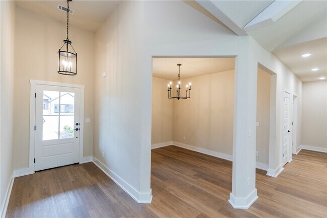 Building Photo - 2104 Dagan St
