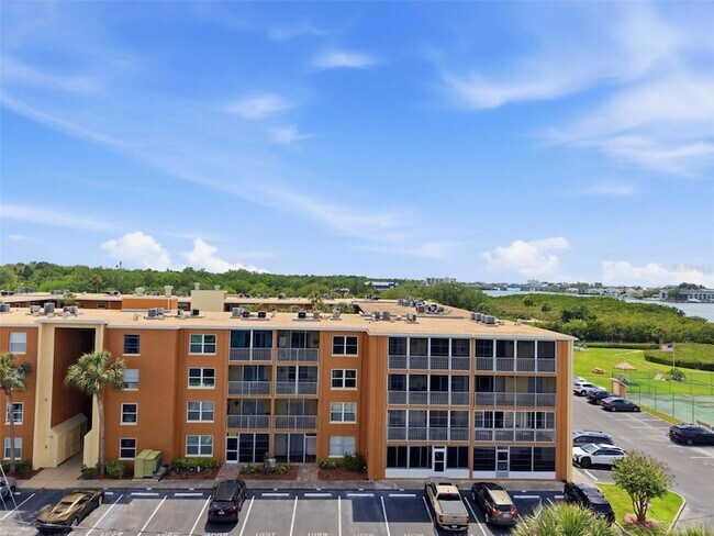 Building Photo - 12760 Indian Rocks Rd