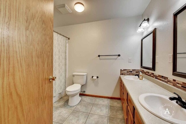 Building Photo - Pet Friendly 5 Bed, 3 Bath, Single Family Home W/ Attached Two Car Garage, Big Yard on corner lot...