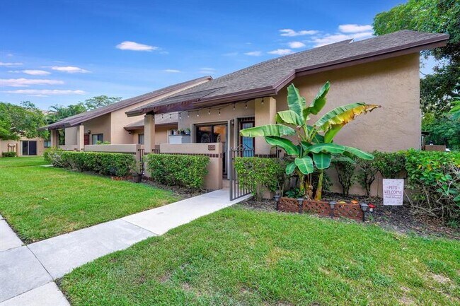 Building Photo - 2242 NW 39th Ave