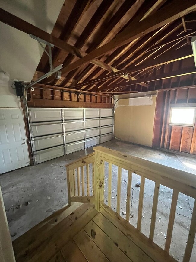 Building Photo - 41 Capri Dr