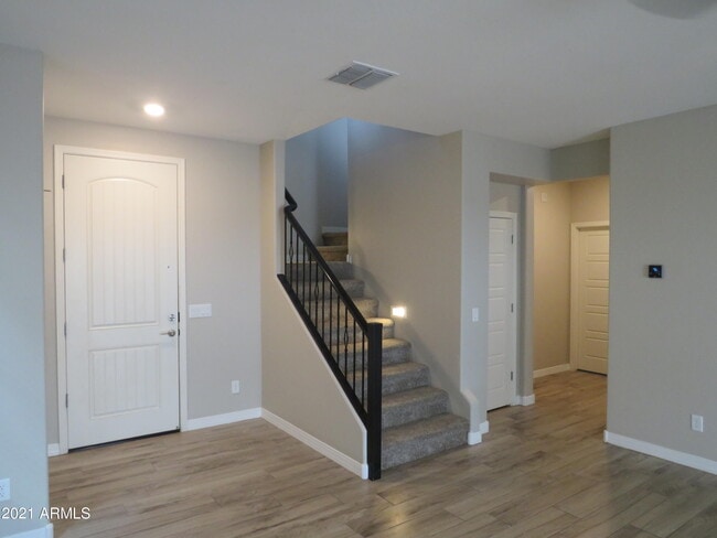Building Photo - 40537 W Helen Ct