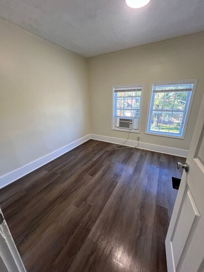 Building Photo - 425 Gibson Ave