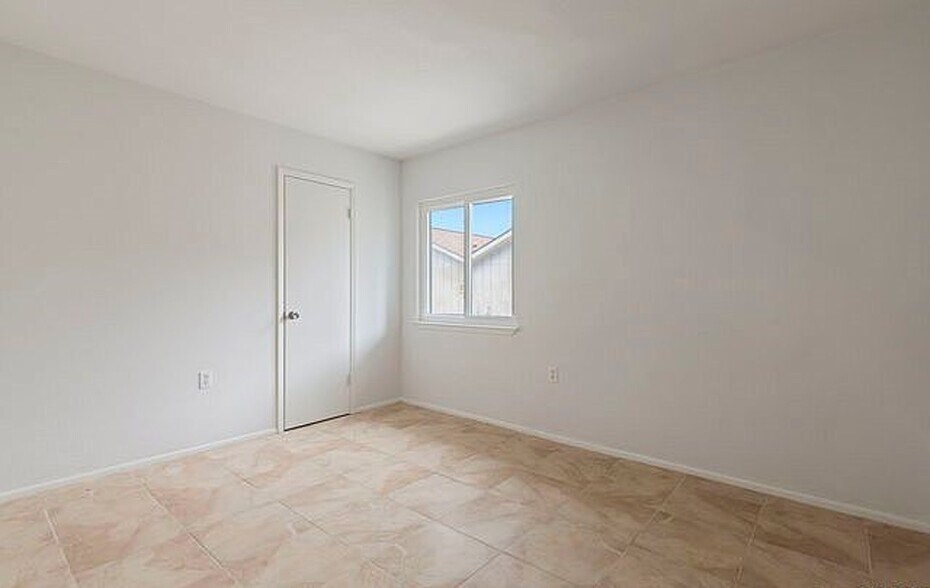 Building Photo - 8412 Clear Mdws