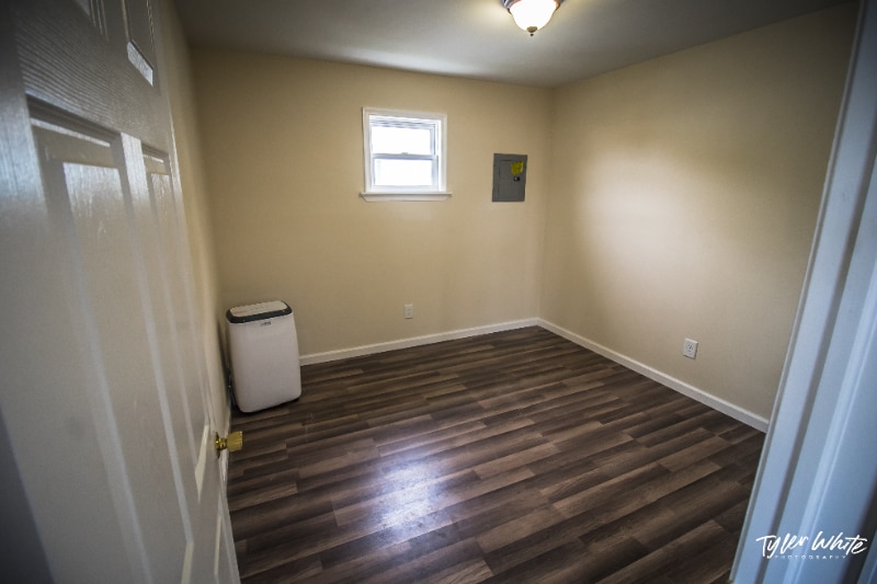 Building Photo - 542 W Maple Ave