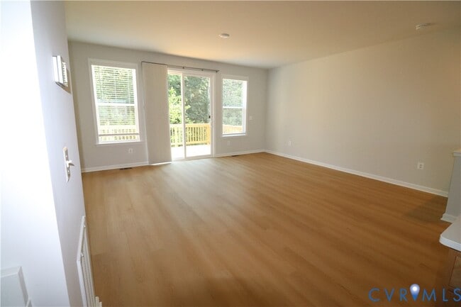 Building Photo - 419 Burden Dr