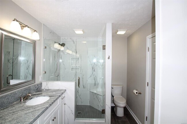 Building Photo - 213 Ross Rd