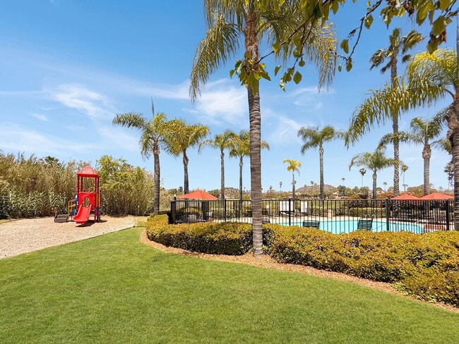 Building Photo - Spacious 3BR/2BA Condo in Rancho San Diego...
