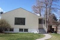 Building Photo - Chappell Tri-Plex