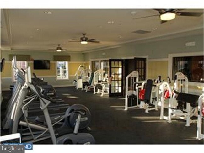 Building Photo - 1447 Sierra Dr