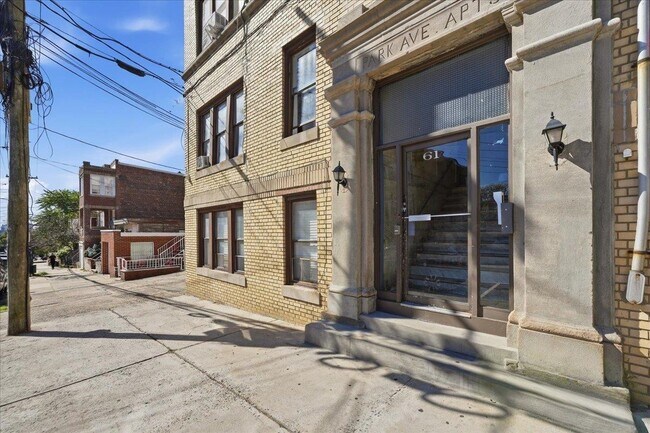 Building Photo - 61 65th St