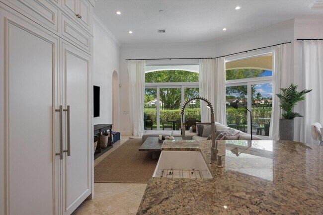 Building Photo - 12820 Mizner Way