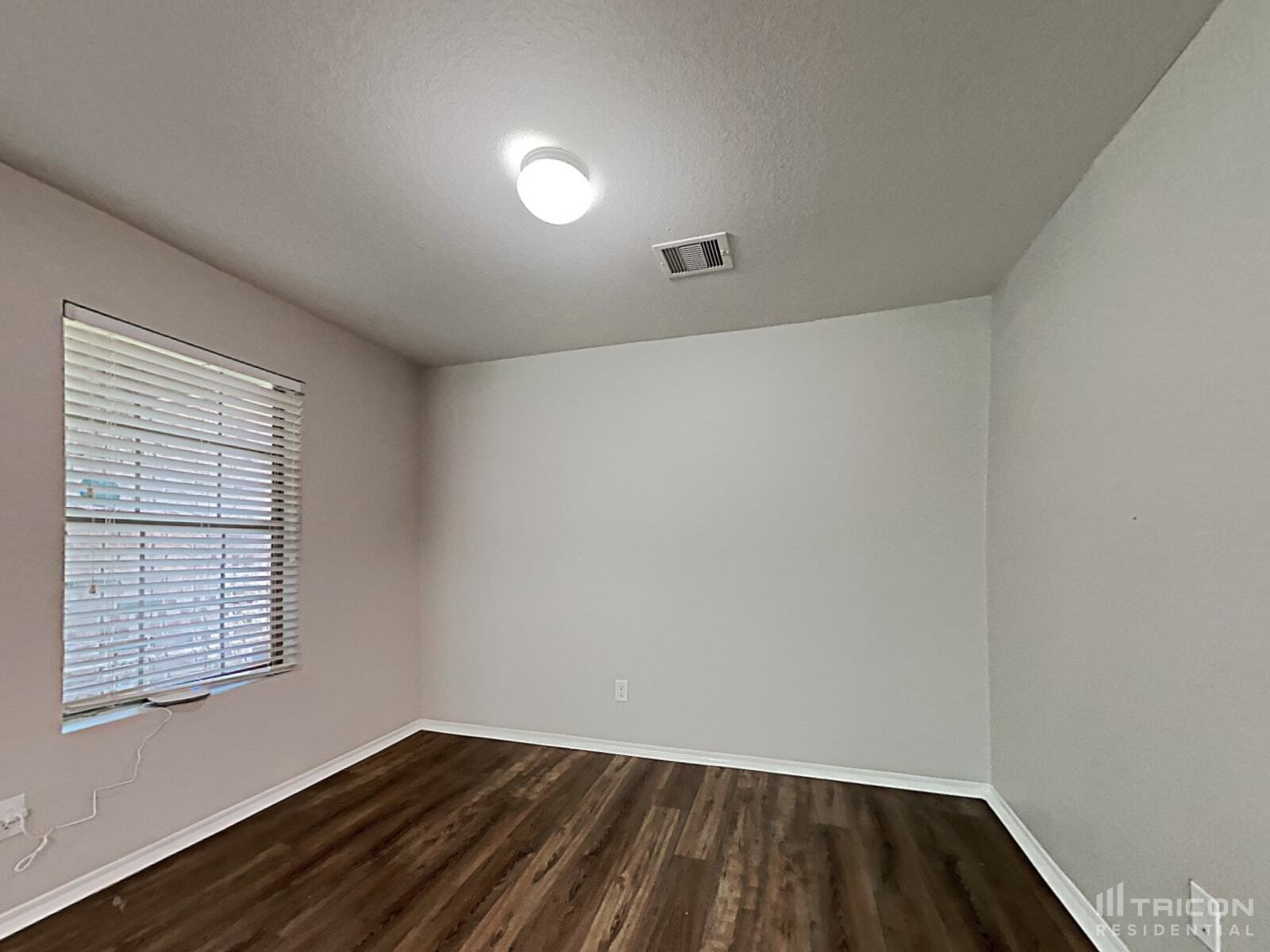 Building Photo - 814 Lightningbug Ln