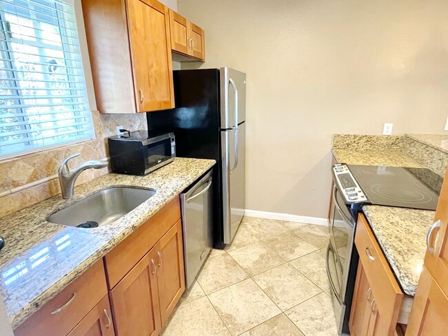 Building Photo - Furnished 2 Bedroom 2 Full Bathroom unit i...