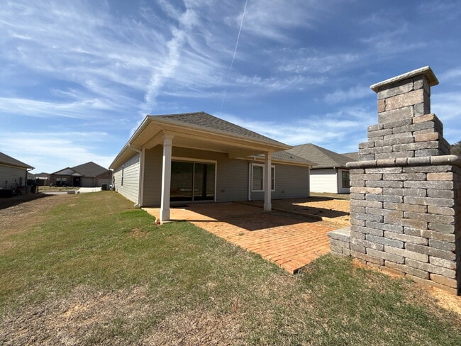 Building Photo - 280 Shangrila Wy