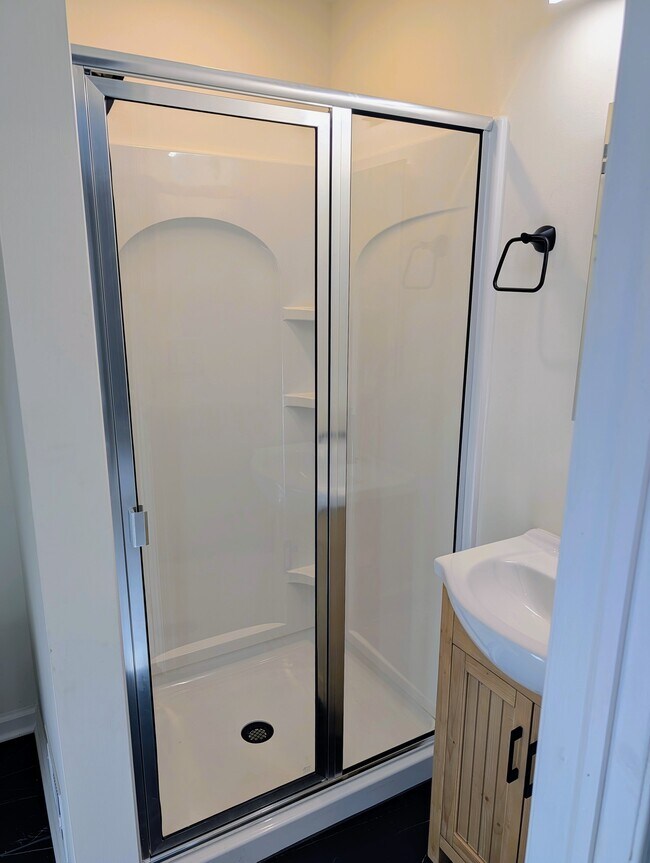 Building Photo - 105 Devonshire Ct