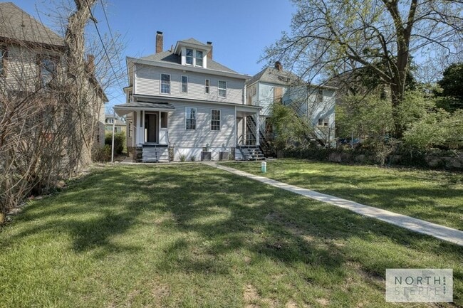 Building Photo - E Norwich  Ave 135-137 MLR