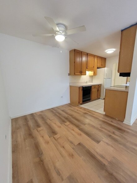 Building Photo - 810 E Shady Way