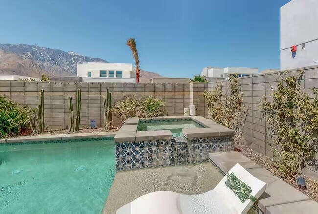 Building Photo - 3534 Ambassador Dr